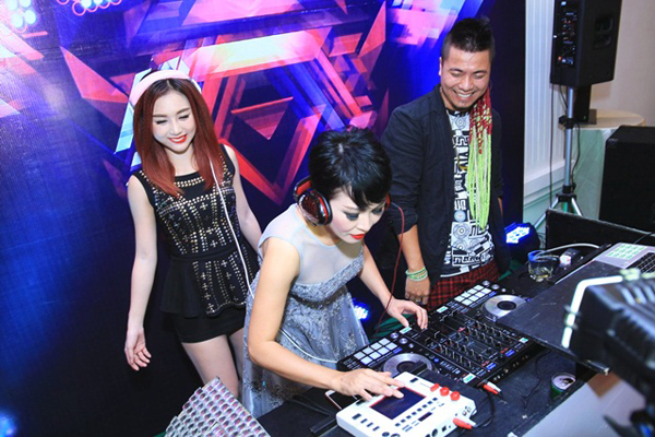 Phương Thanh lần đầu trổ tài làm DJ