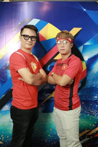 Hình ảnh MV 100 nghệ sĩ hát cổ vũ đội tuyển Việt Nam tại SEA Games 2017